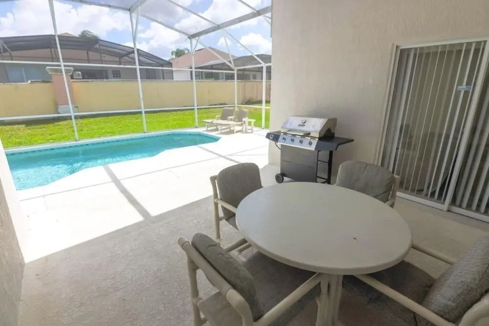Marlin's Manor With South Facing Pool! All Day Sun 4 Bedroom Home by Redawning