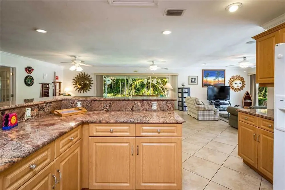 USS Gulf Breeze Beach - Five Bedroom Home