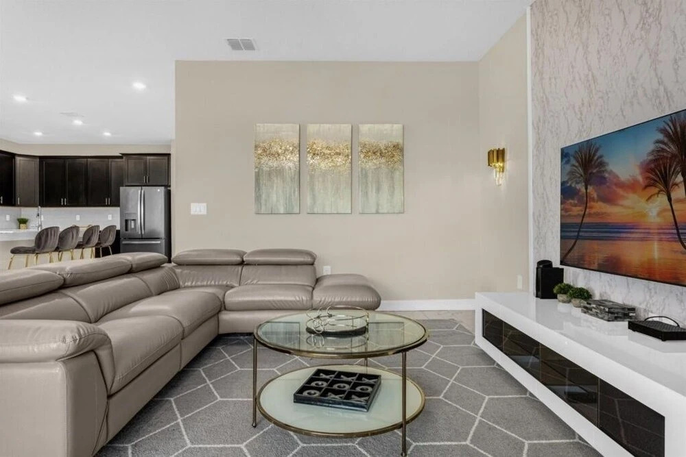 6 Bedroomss/ Champions Gate Home by RedAwning
