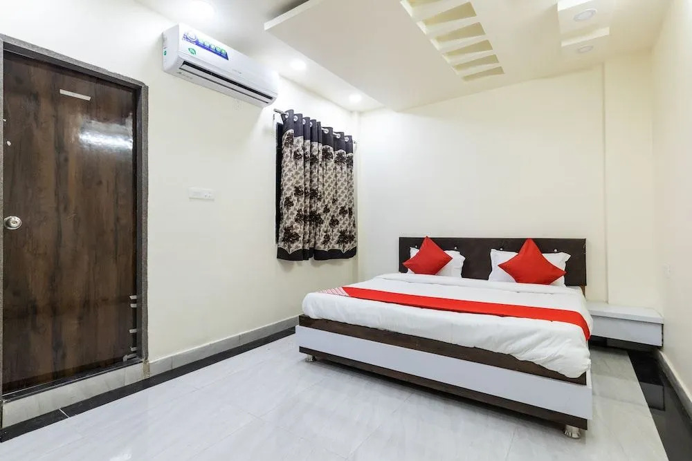 Oyo 39426 Hotel Lotus