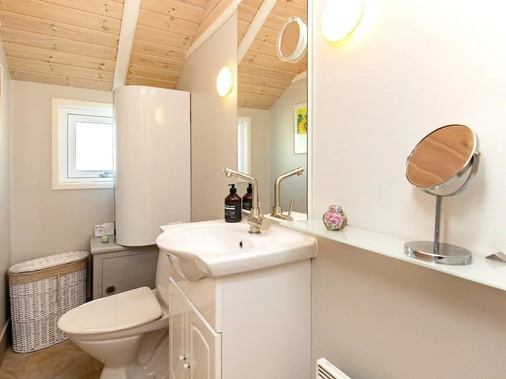 6 Person Holiday Home in Vaeggerlose