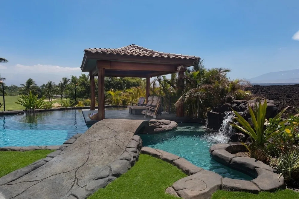 Blue Lagoon 7 Bedrooms 5 Bathrooms Home