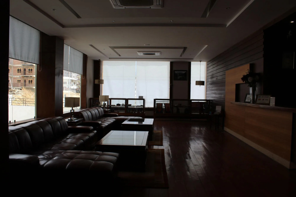 Ariya Hotel