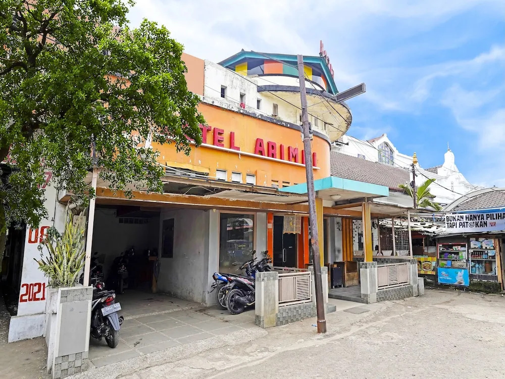 Spot On 91444 Hotel Arimbi