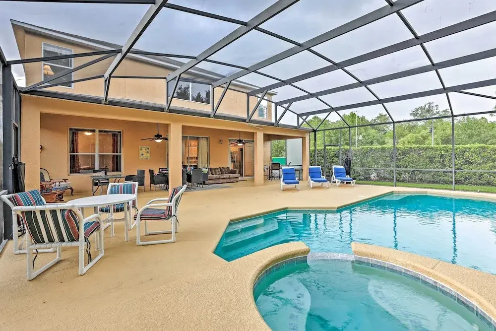 14 Mi to Disney Parks: Spacious Kissimmee Home