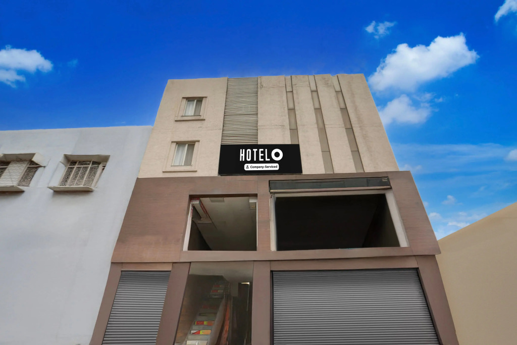 OYO 4477 City Square Hotel