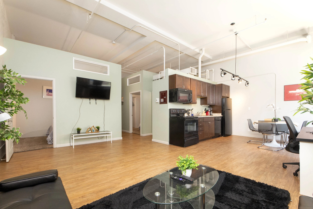 Downtown Denver 2BR Apartment | Open Plan