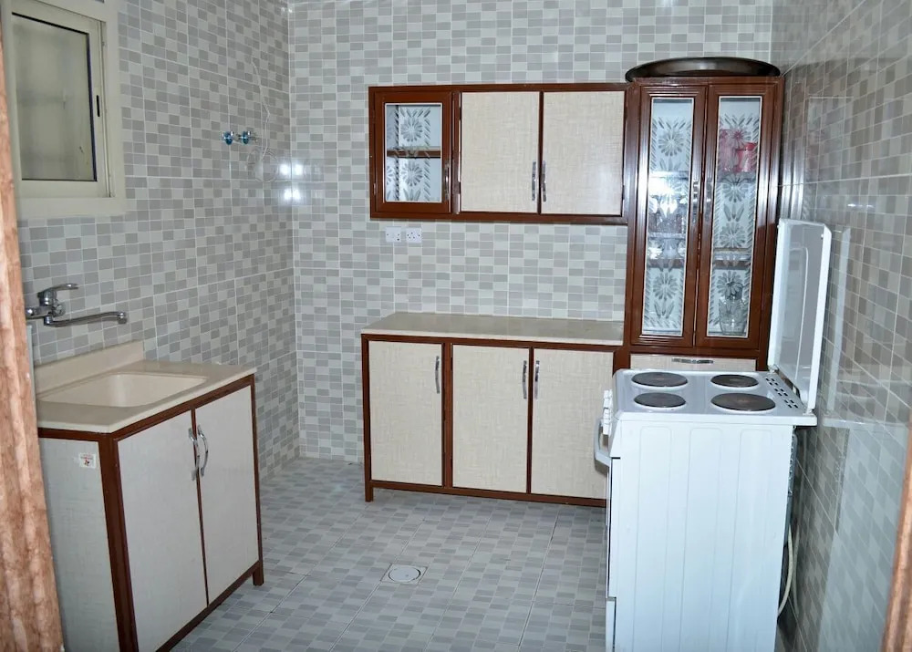 Omseyat Al Sharq Furnished Units 3