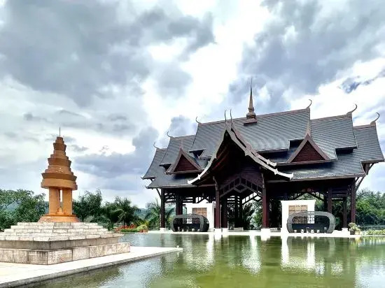 Xishuangbanna Jinghong Bufan Zhan Rainforest Resort Hotel
