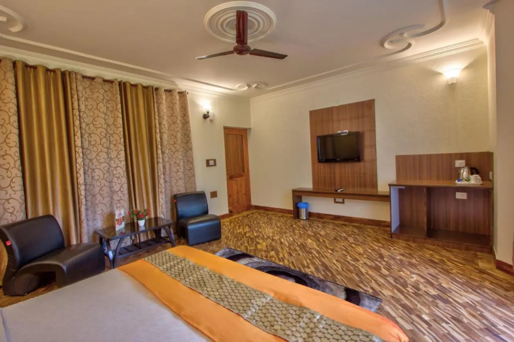 Woodstock Inn Manali 800 Mtrs from Mall Road