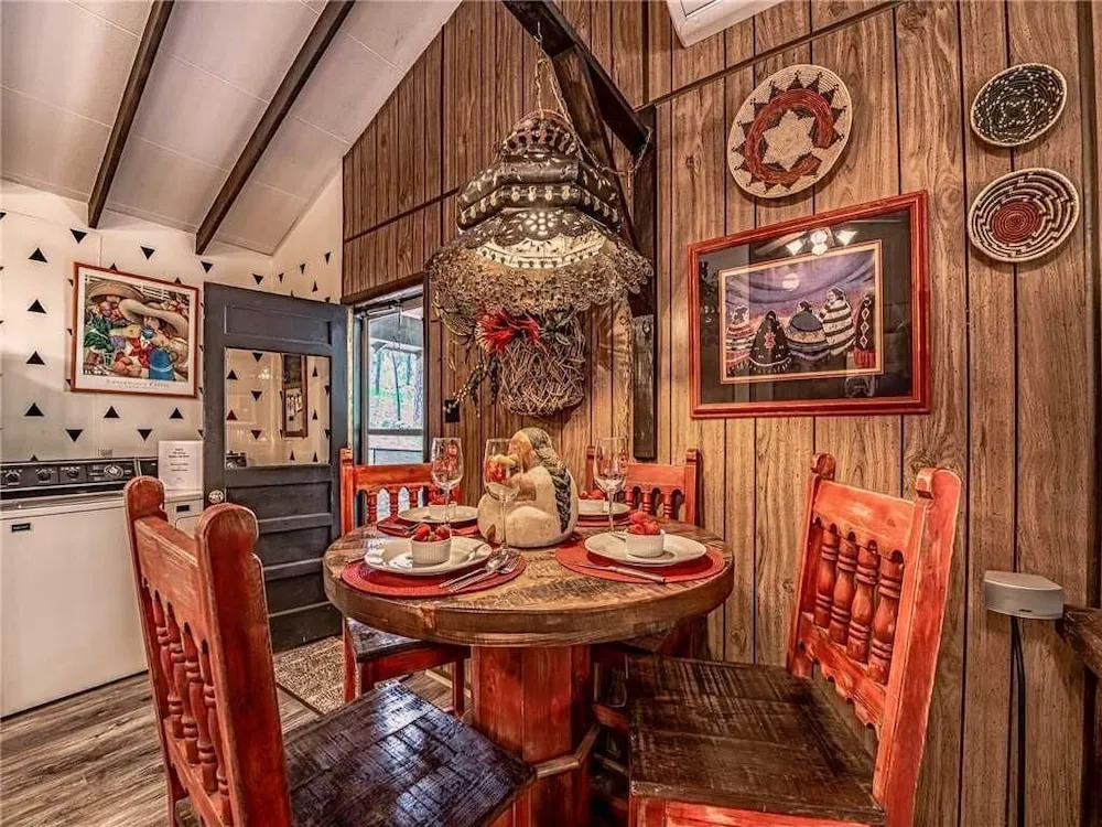 Innjoy - Two Bedroom Cabin