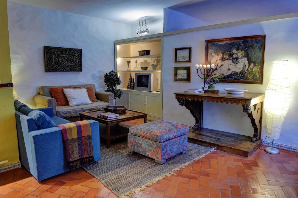 Independent Apartment n 2 in an Old Mansion Located by the Mouth of Douro River