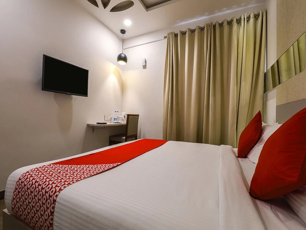 OYO 14282 Hotel Vivana