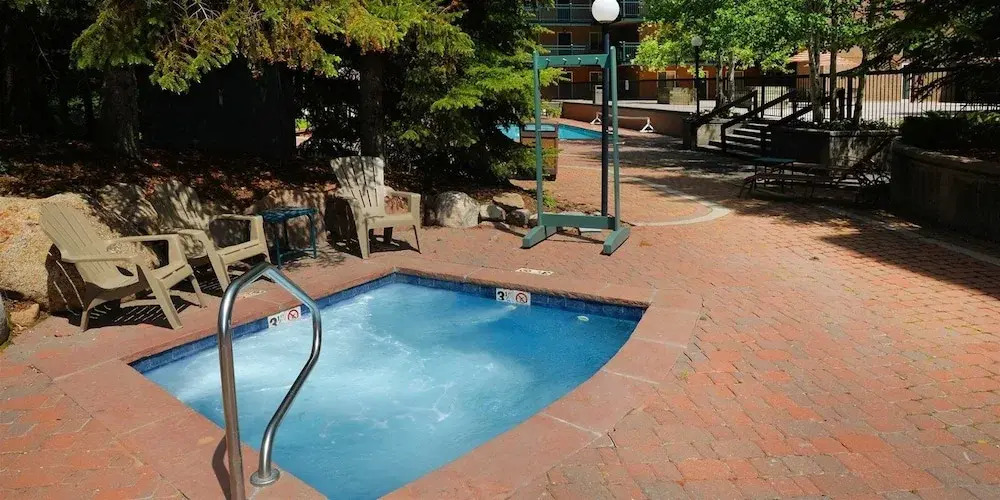 Lionshead Village 2 Bedroom - Walk to Eagle Bahn Gondola!