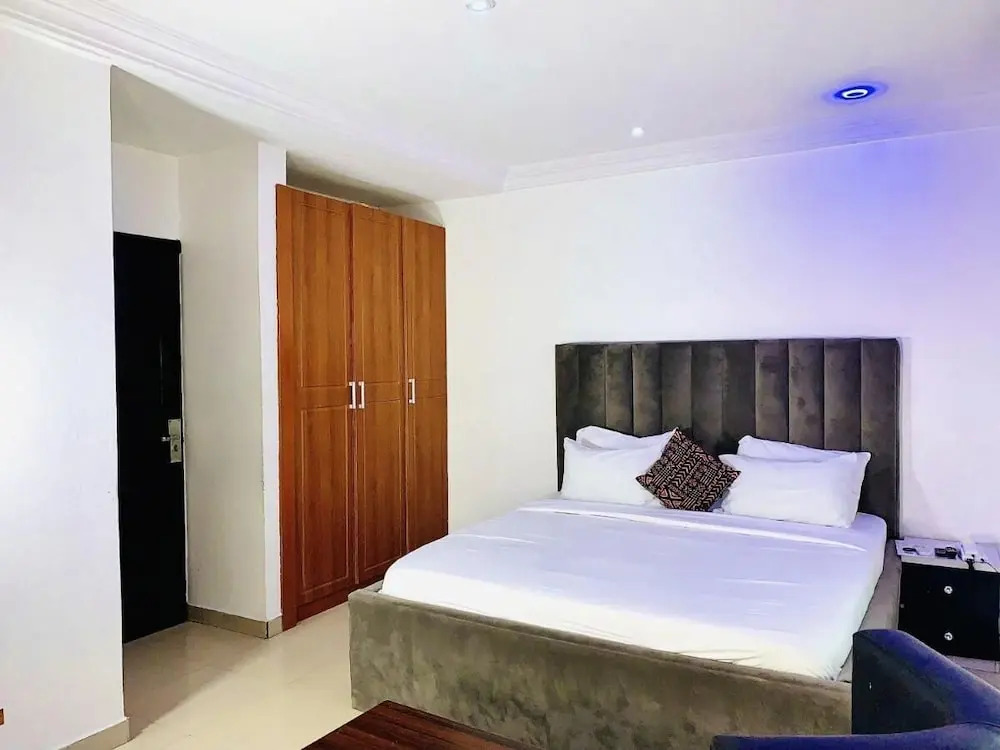 Vintage Suites and Apartment