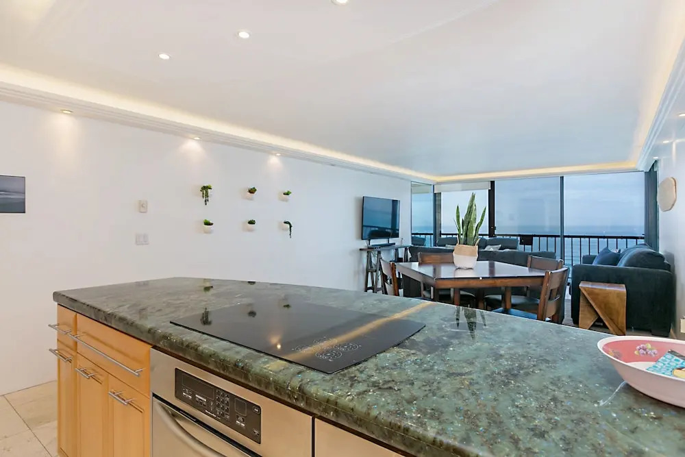 New Listing! Pacific Vista Beach W/ Pool 1 Bedroom Condo