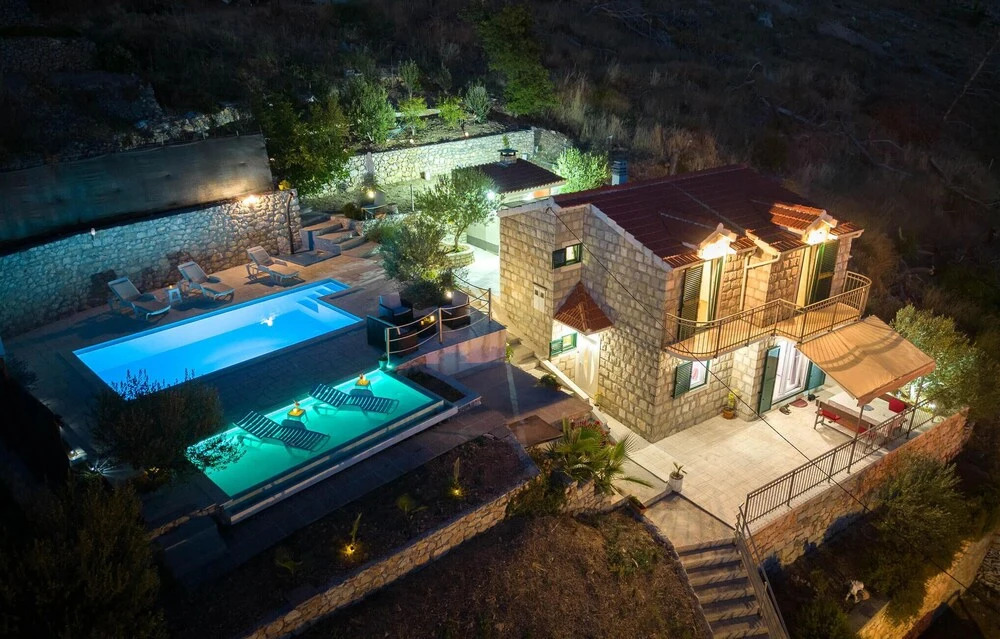 Stunning Home in Podstrana With Wifi and 3 Bedrooms