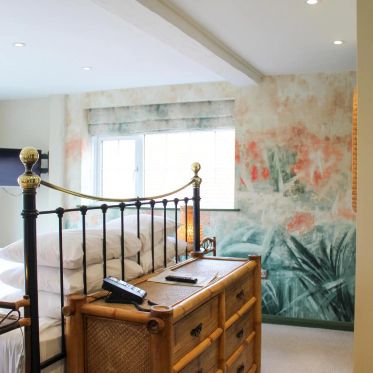 The Crescent Turner Hotel