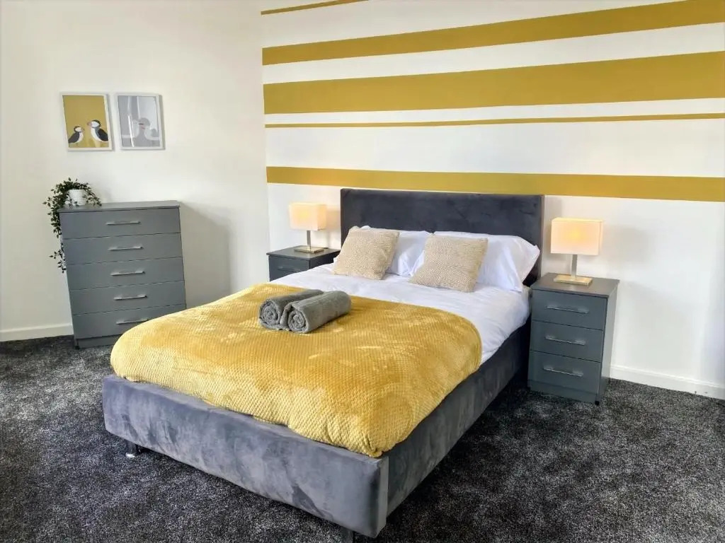 The Brook - LONG STAY OFFER - Sleeps 6 - Central House by CTO Serviced Apartments