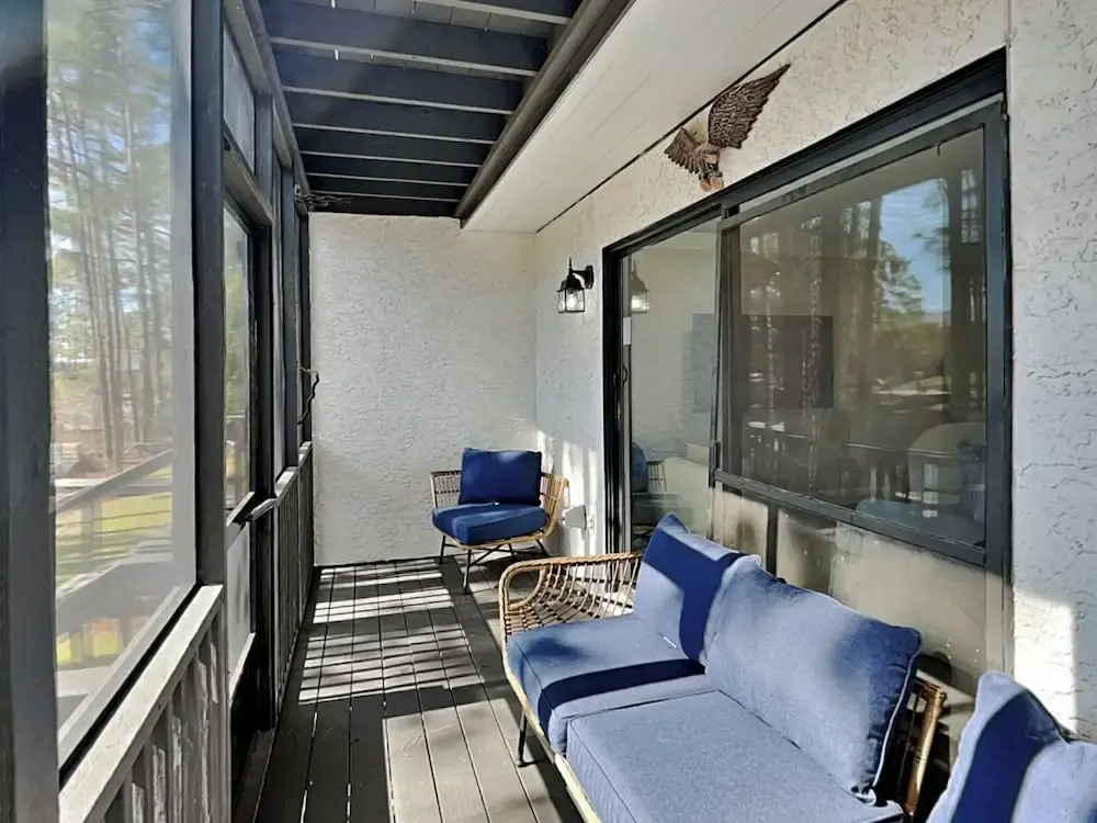 Easy on Eastern Lake by Southern Vacation Rentals