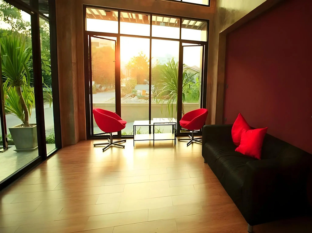 The Plubpla Serviced Apartment