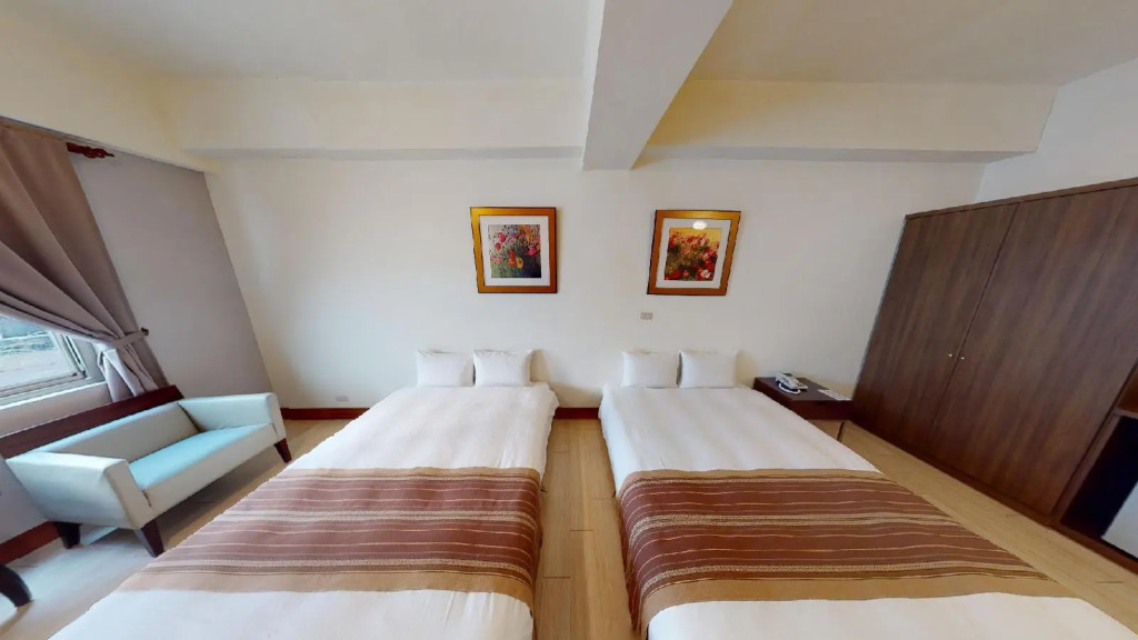 Yago Inn