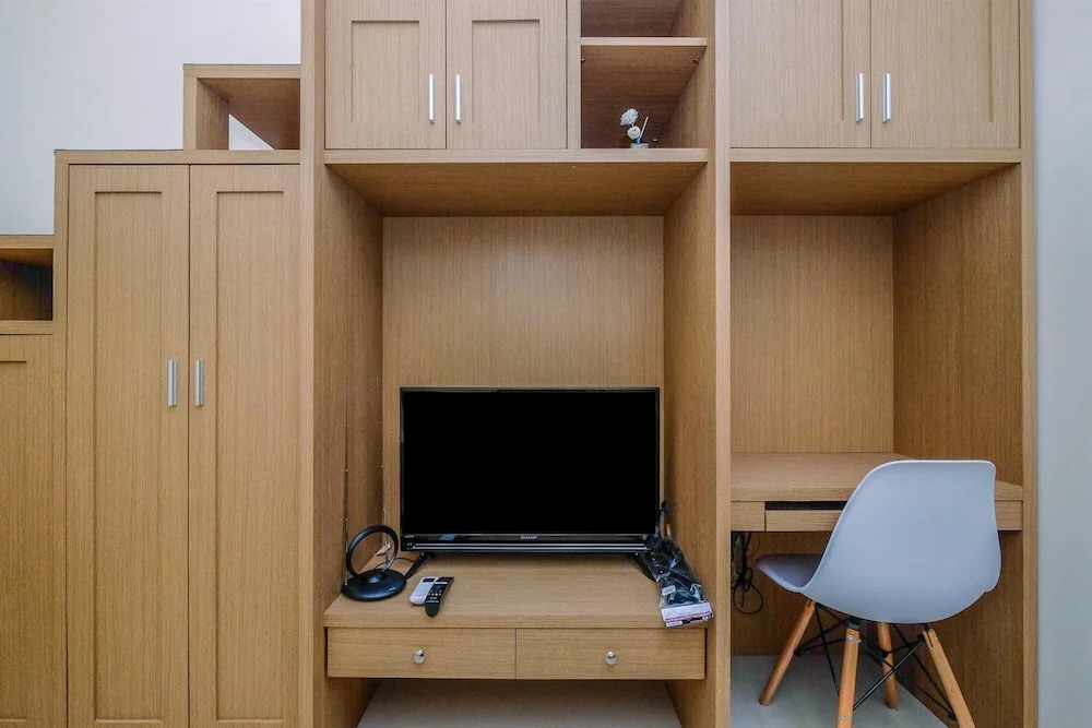 Cozy and Nice Studio Loft Apartment at Apple 1 Condovilla By Travelio