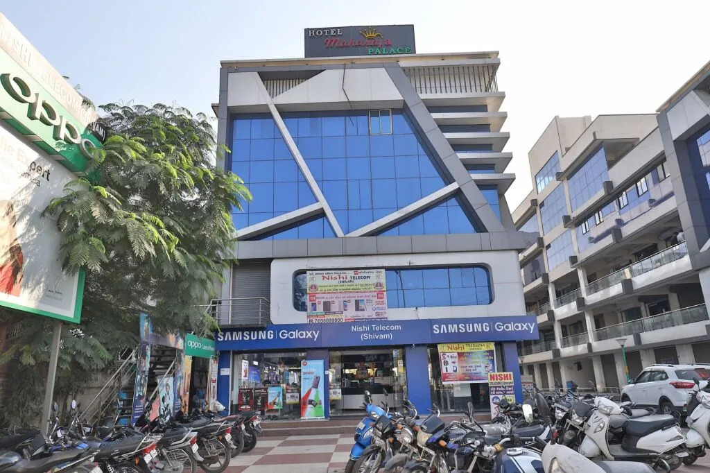 OYO Flagship 11557 Hotel Maharaja Palace