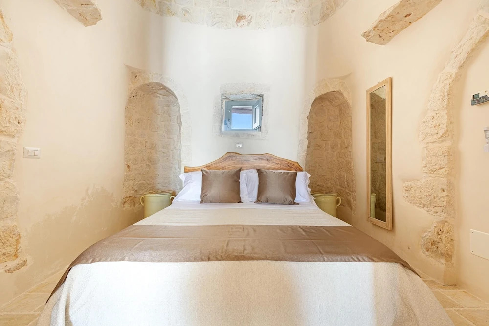 2456 Trullo Venti by Perle di Puglia