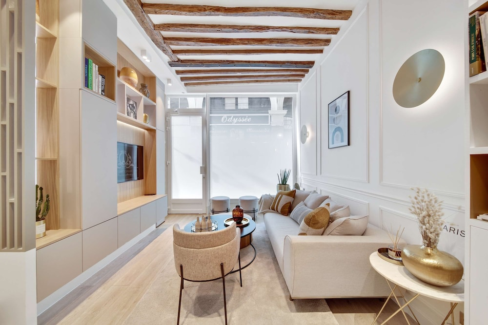 Historical House in the Heart of Paris - 5