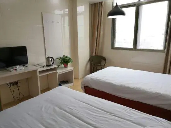 Hexian Yunshan Business Hotel