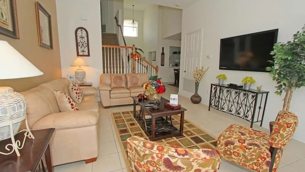 Villa 2653 Dinville Windsor Hills