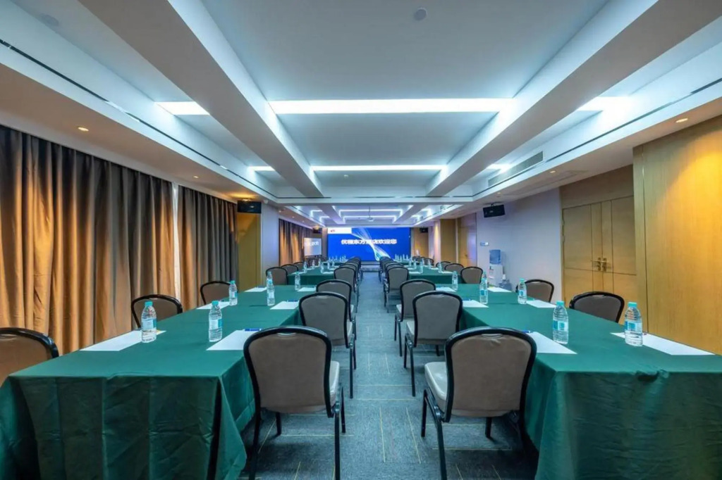 Youchi Hotel (Nanning Huqiu Subway Station)