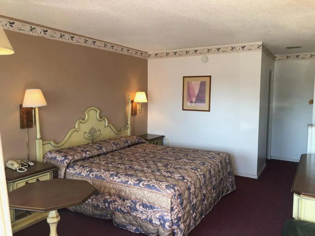 The Hastings Inn Salina