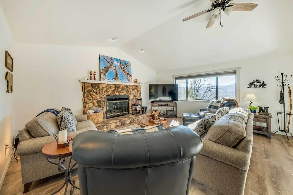 Wildlife Watching & Mtn Views: Luxe Ruidoso Escape
