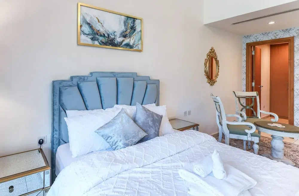 Elite LUX Holiday Homes - Bay Square Luxury Studio in Business Bay Dubai