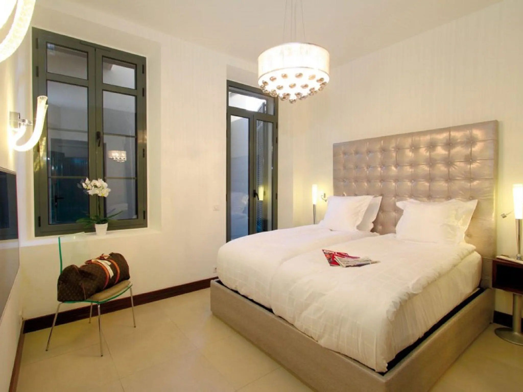Luxurious apartment with patio in the famous city of Cannes