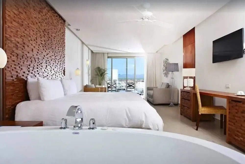 2BDFinisteria Resort Pool & Ocean Views