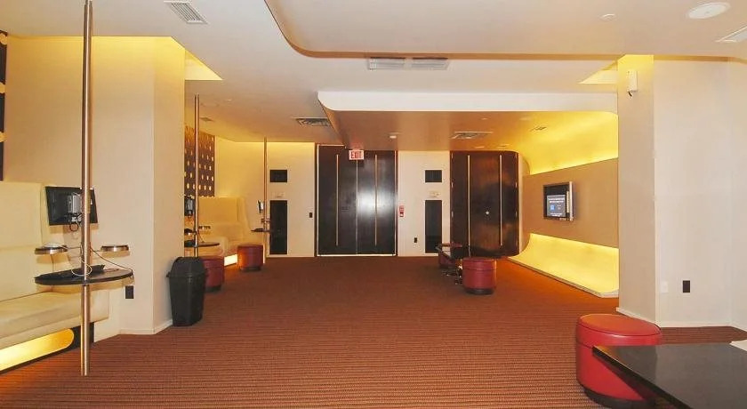 Royal Stays Suites - Blue Jays Way