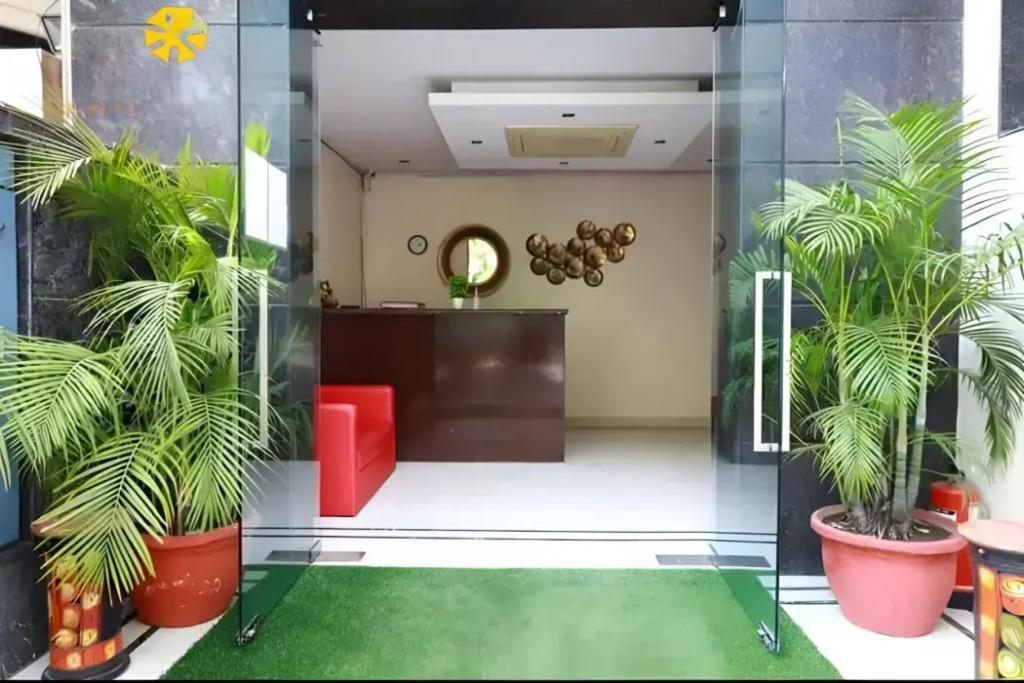 Hotel Blue Neck Hudda City Centre Fortis Hospital