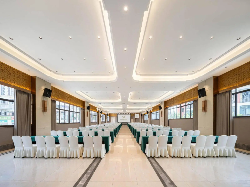 Vienna International Hotel (Chongqing Yufu Industrial Park)