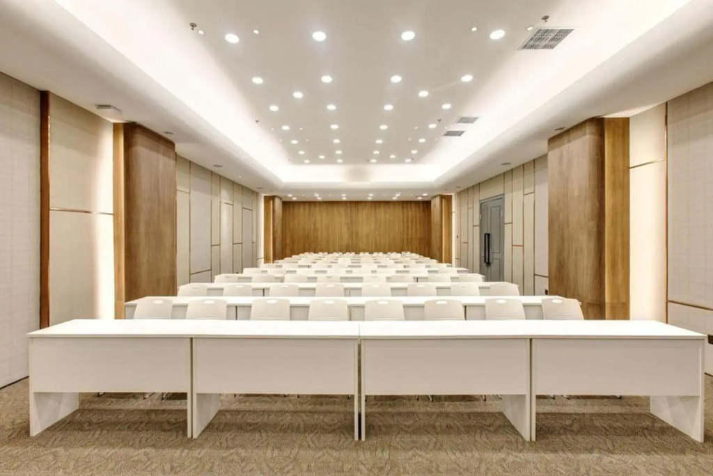 Lano Hotel ( Datong High Speed Rail Station Dongxin Xijiu Moore City )