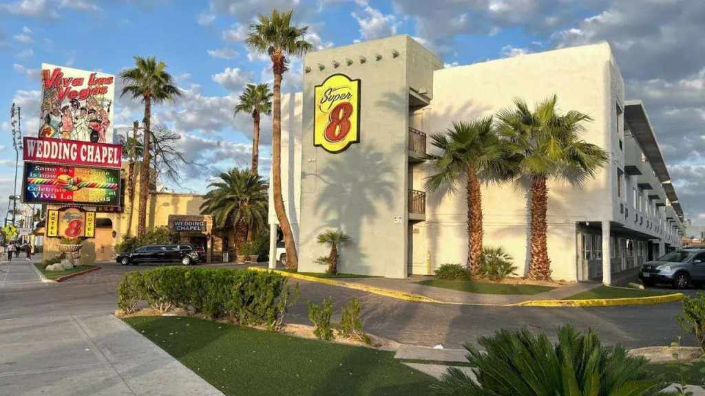 Super 8 - Las Vegas Strip Area