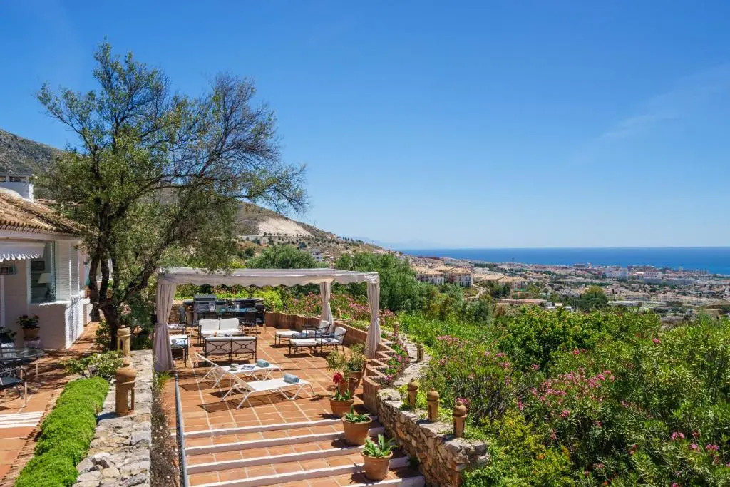 7,000 sqm Luxurious Villa with Panoramic Sea Views Multiple Gardens & Two Pools