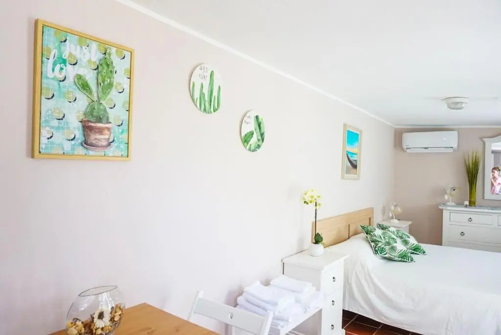 Villa Aurelia - Modern Seafront Studio Apartment