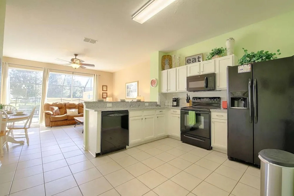 7676 Windsor Hills