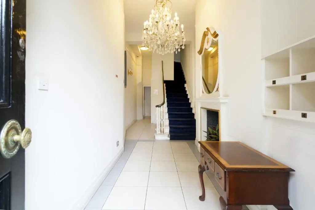 17 Hertford Street