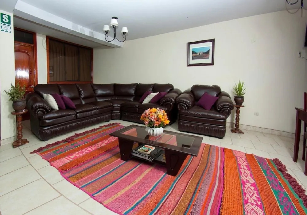 Yucay Plaza Inn