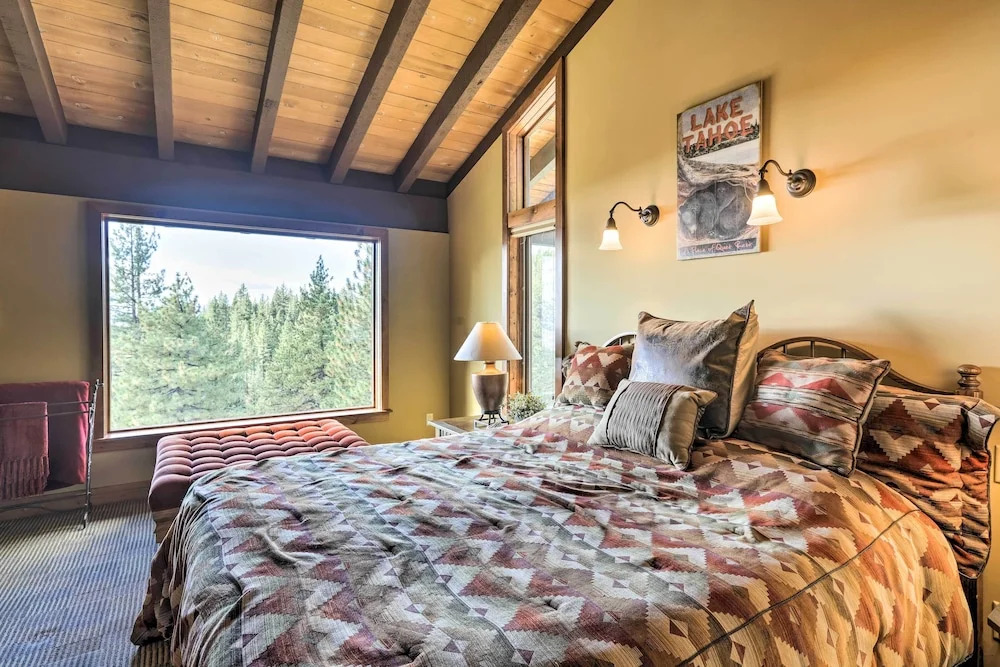 Incline Village Home w/ Hot Tub + Lake Views!
