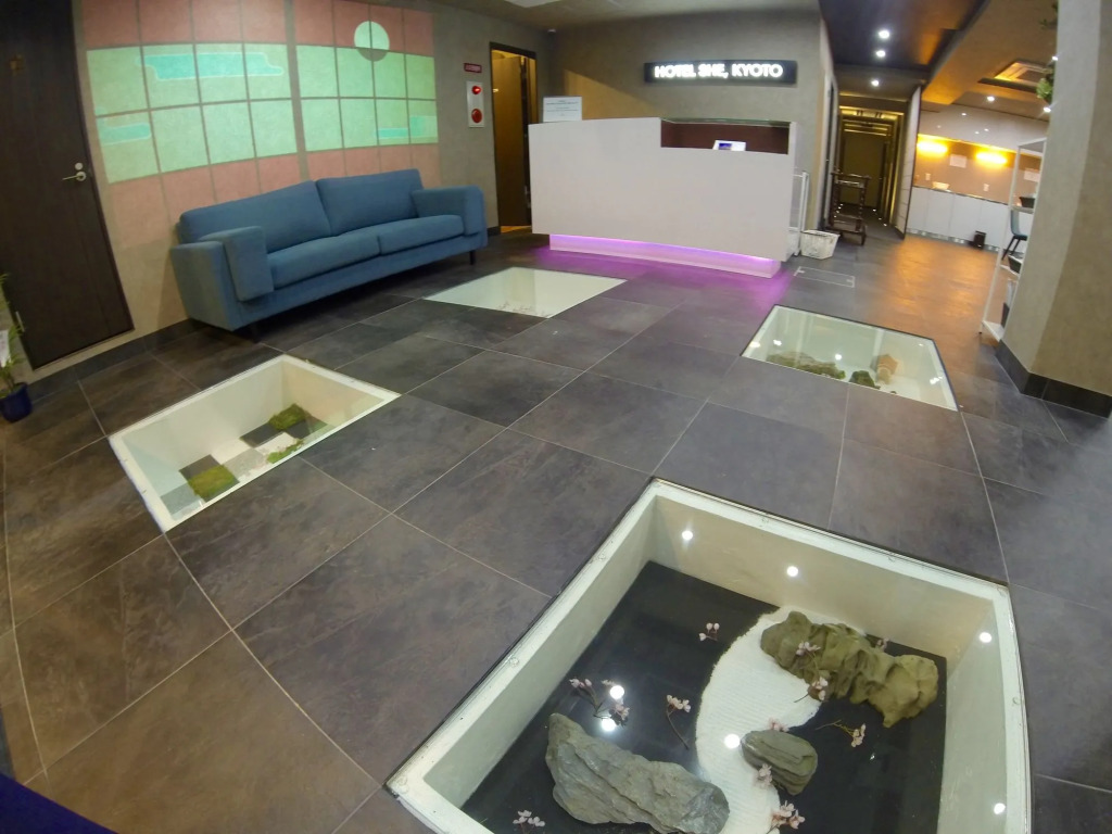 Hotel She, Kyoto